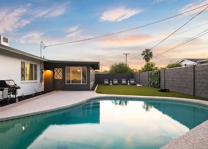 Mid-century Modern W Heated Pool * Scottsdale