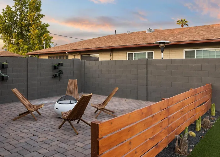 Mid-century Modern W Heated Pool